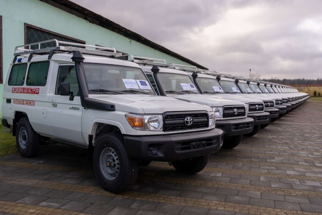 ВОЗ передала Украине партию автомобилей неотложной помощи/Фото: Минздрав