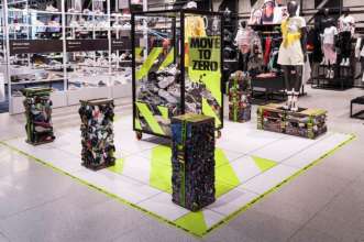 Фото: Nike Nike создала спортивную площадку из переработанных кроссовок