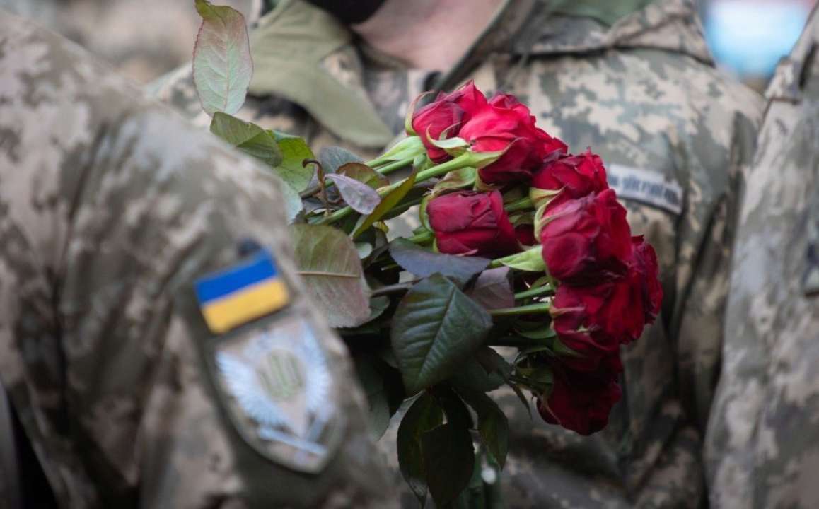 Рада розглядає закон про виплати родинам загиблих військових та поліцейських Рада розглядає закон про виплати родинам загиблих військових та поліцейських