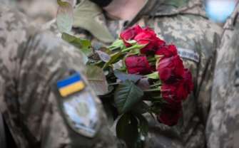 Совет рассматривает закон о выплатах семьям погибших военных и полицейских Рада рассматривает закон о выплатах семьям погибших военных и полицейских