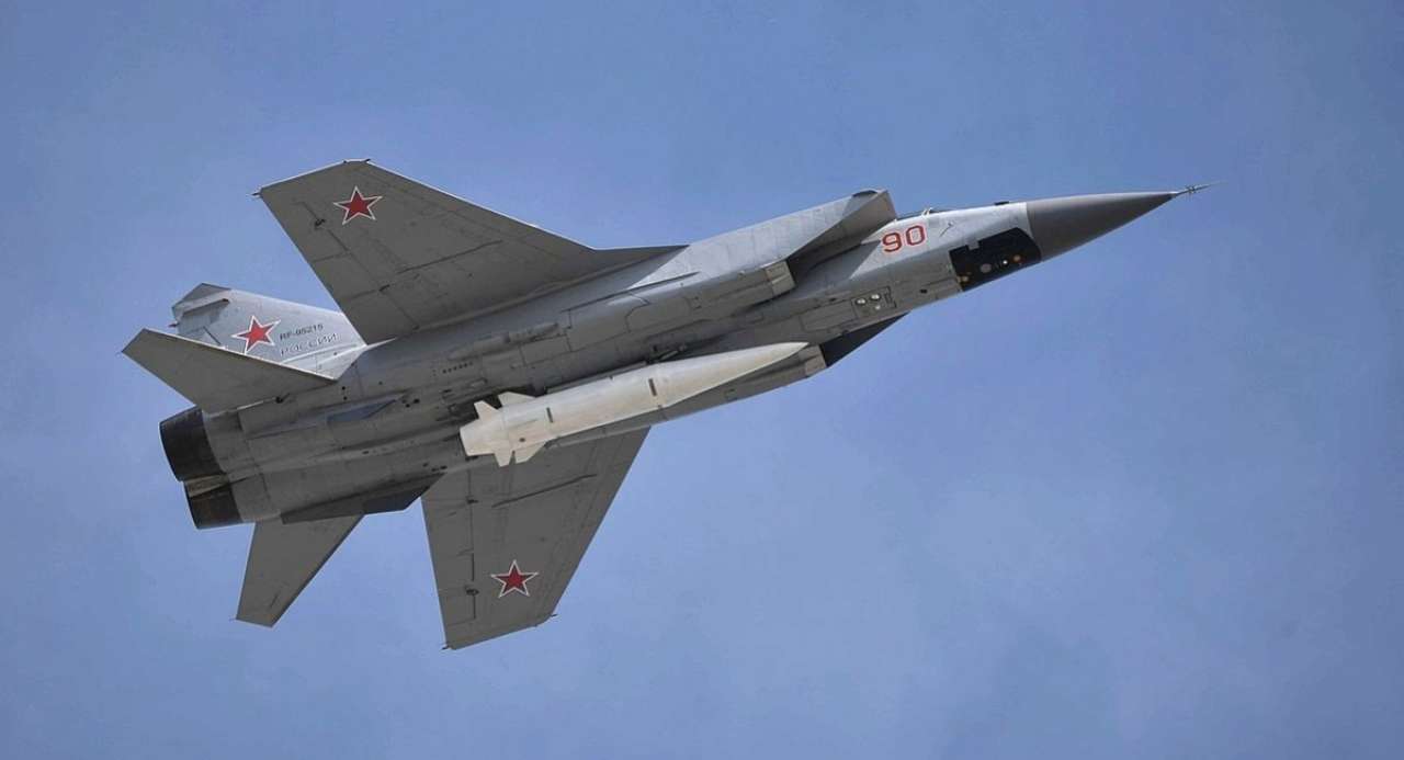 Почему россия не всегда запускает "Кинжалы", когда поднимает в небо МиГи Почему россия не всегда запускает "Кинжалы", когда поднимает в небо МиГи