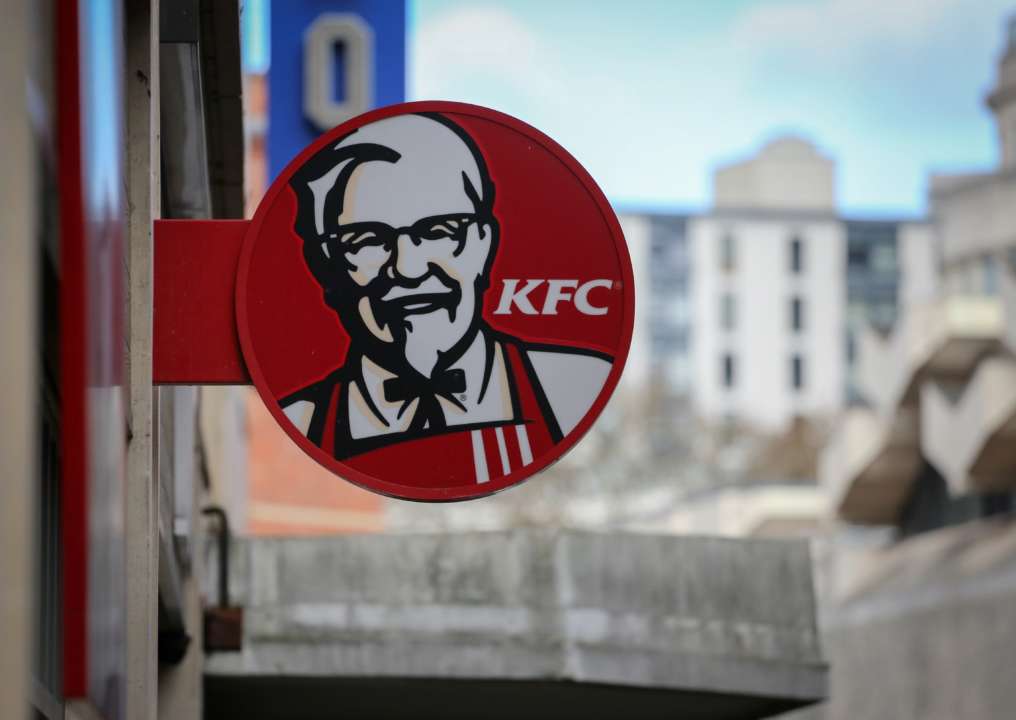 Китайских студентов посадили в тюрьму из-за бесплатной еды в KFC