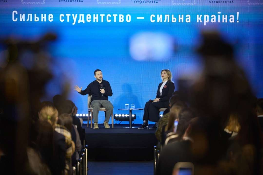 Кадровый кризис безусловно есть – Зеленский на встрече со студентами