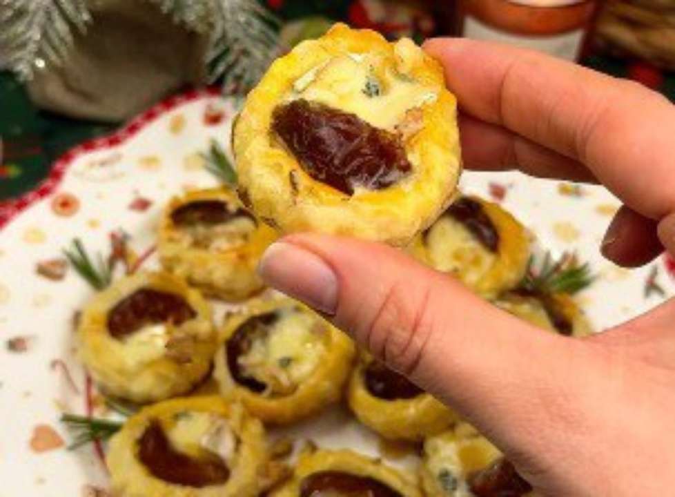 Закуска с финиками и сыром