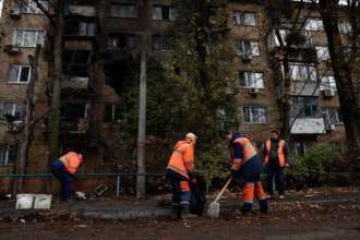В "Армию восстановления" привлекли уже более двух тысяч безработных/Фото: Getty Images В "Армию восстановления" привлекли уже более двух тысяч безработных/Фото: Getty Images