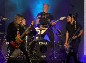 Культовий рок-гурт Metallica випустив новий кліп та анонсував новий альбом/Фото: Ethan Miller/Getty Images Гурт Metallica на концерті