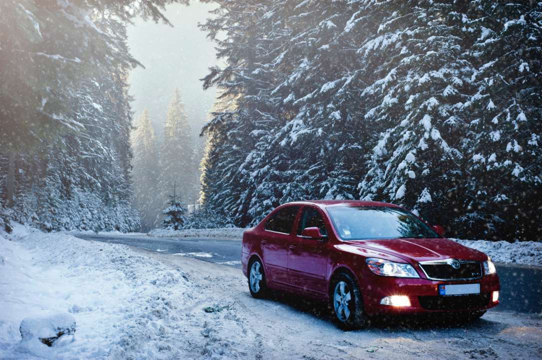 Как передвигаться на автомобиле без приключений в зимний период/Фото: Pexels Что нужно иметь в багажнике автомобиля, чтобы не попасть в неприятности