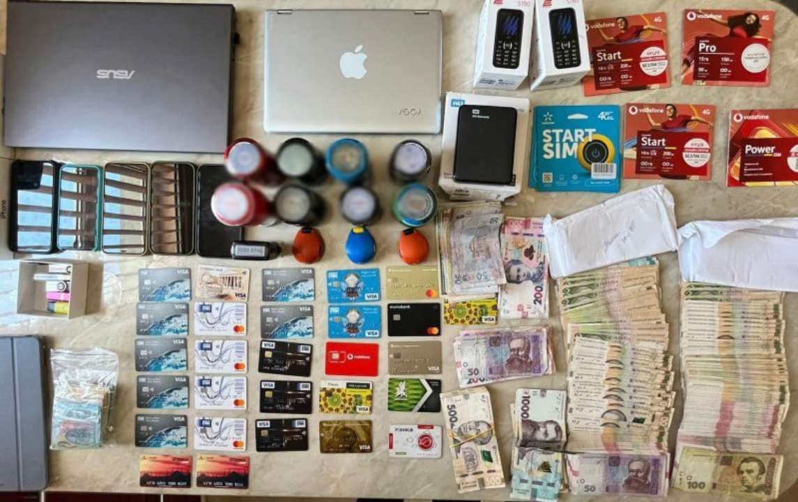 Продали неіснуючі генератори на десятки мільйонів гривень: Нацполіція затримала шахраїв