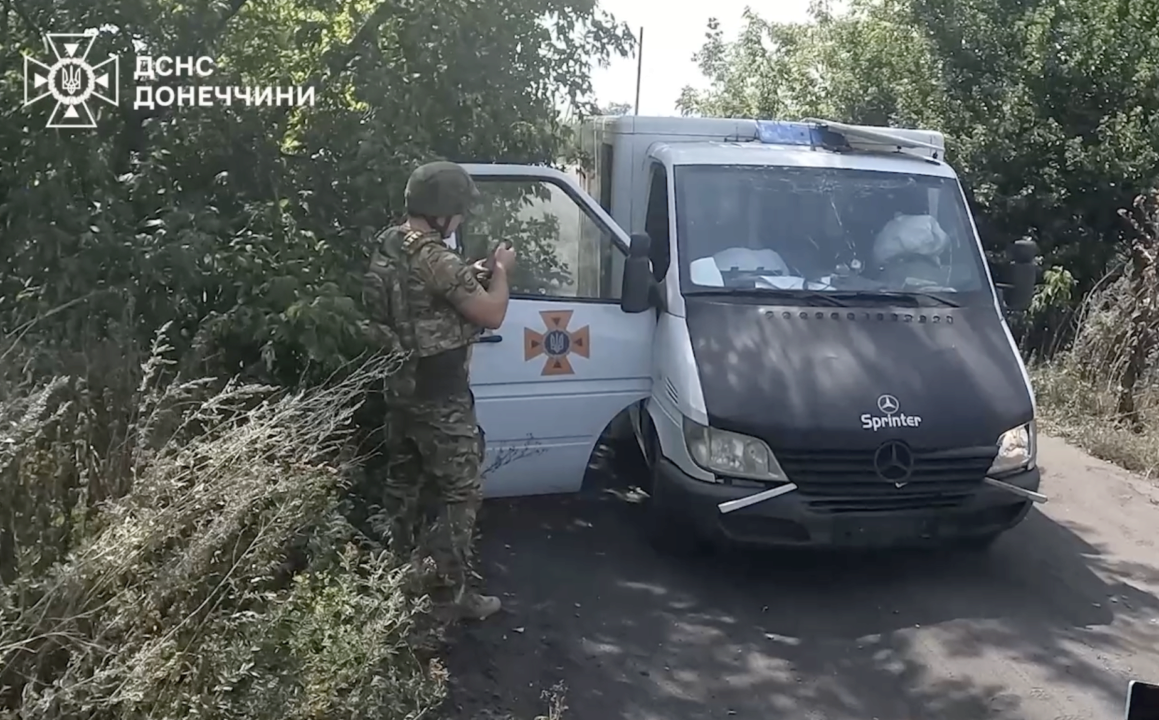 россия цинично обстреляла эвакуационную группу россияне обстреляли эвакуационную группу "ФЕНИКС" во время эвакуации гражданских в Донецкой области