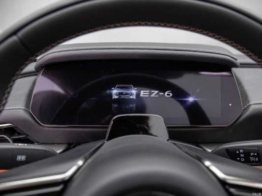 Фото: Mazda Вы ее захотите, но не получите (пока): Mazda представила электрический седан EZ-6