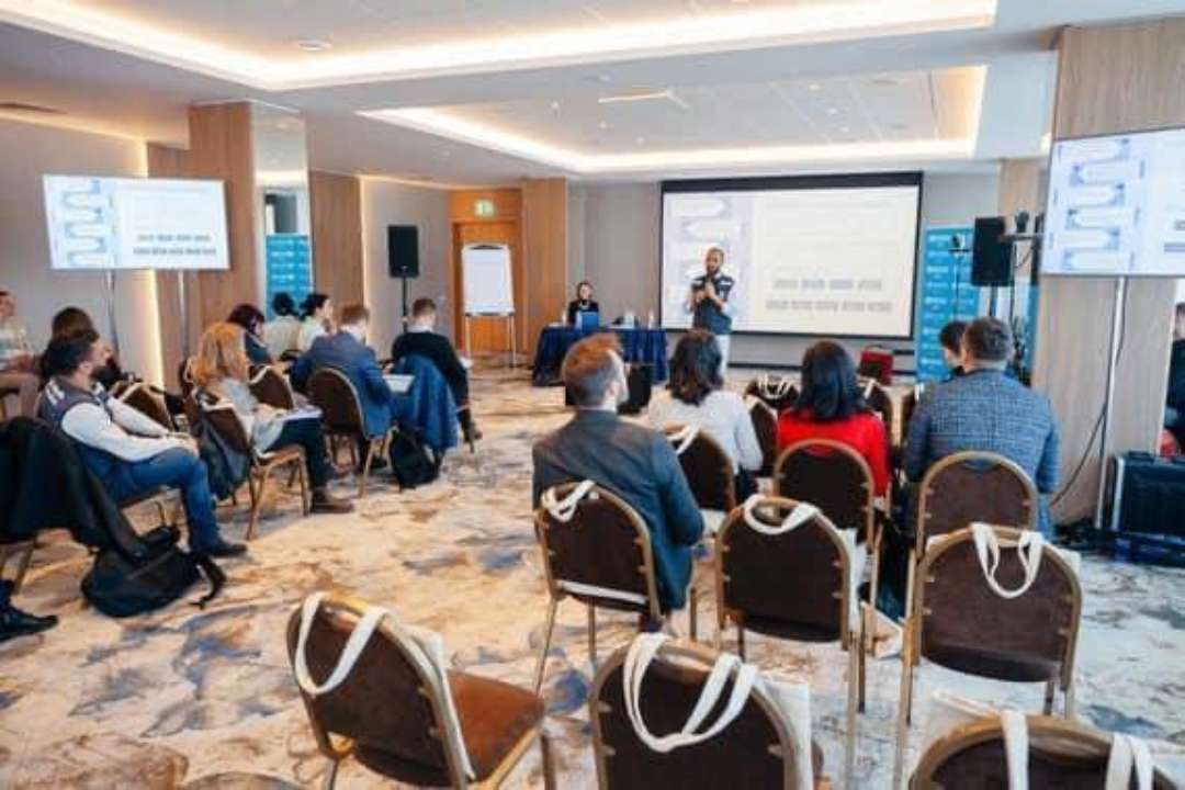 Худшая ситуация на Донетчине. В регионе полноценно работают 30% медучреждений, еще 30% функционируют частично