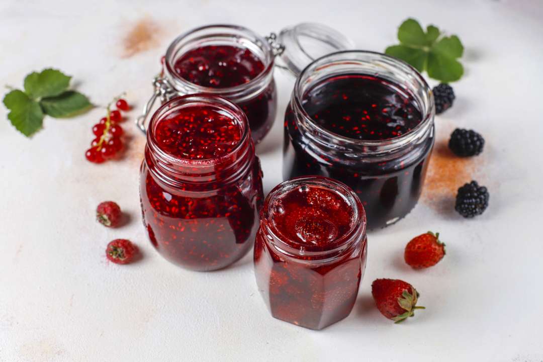 В какой посуде можно готовить варенье / Фото: azerbaijan_stockers/Freepik В какой посуде можно готовить варенье / Фото: azerbaijan_stockers/Freepik
