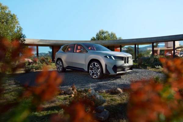 Фото: BMW Кросовер з іншої планети: BMW показала приголомшливий концепт Neue Klasse X. Фото