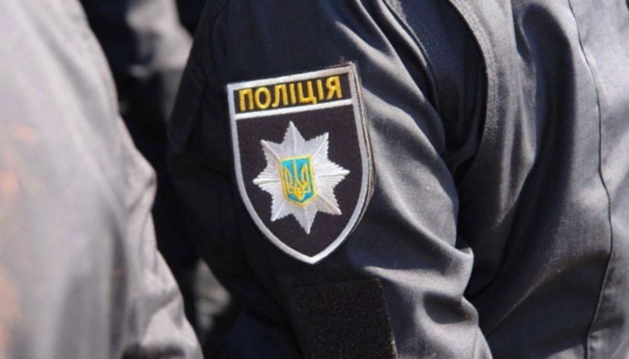 В Киеве расследуют обстоятельства возгорания дверей в двух почтовых отделениях/Фото: ukrinform В Киеве расследуют обстоятельства возгорания дверей в двух почтовых отделениях
