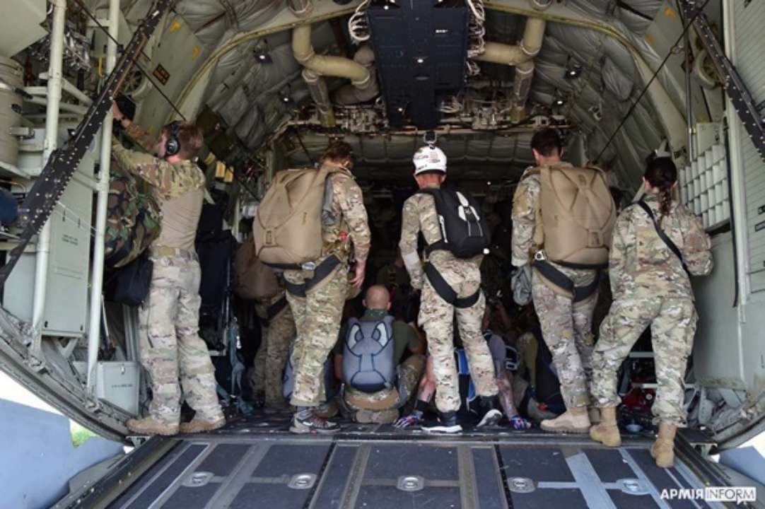 Спецназ ВСУ выполнил десантирование с самолета США