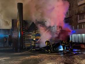 У Києві на проспекті Перемоги спалахнув ресторан/Фото: ДСНС У Києві три години гасили ресторан (фото)
