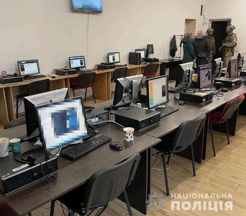 В Днепре банда из 100 человек требовала несуществующие долги / Фото: Нацполиция