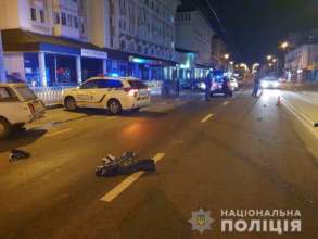 У Рівному легковий автомобіль на смерть збив пішохода/Фото: Нацполіція ДТП