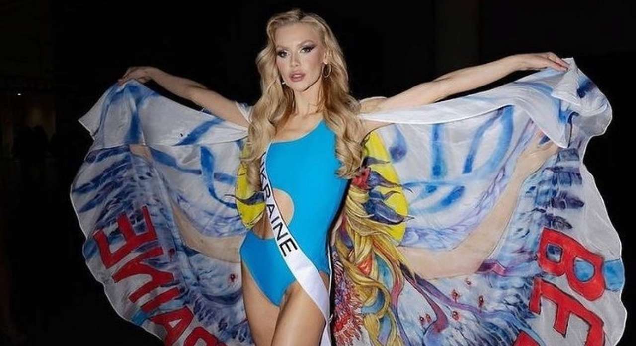 Украинка ошеломила публику на конкурсе "Мисс Вселенная-2022"/Фото: missukraine_universe/instagram Украинка Виктория Апанасенко продемонстрировала мощный образ на "Мисс Вселенная-2022"