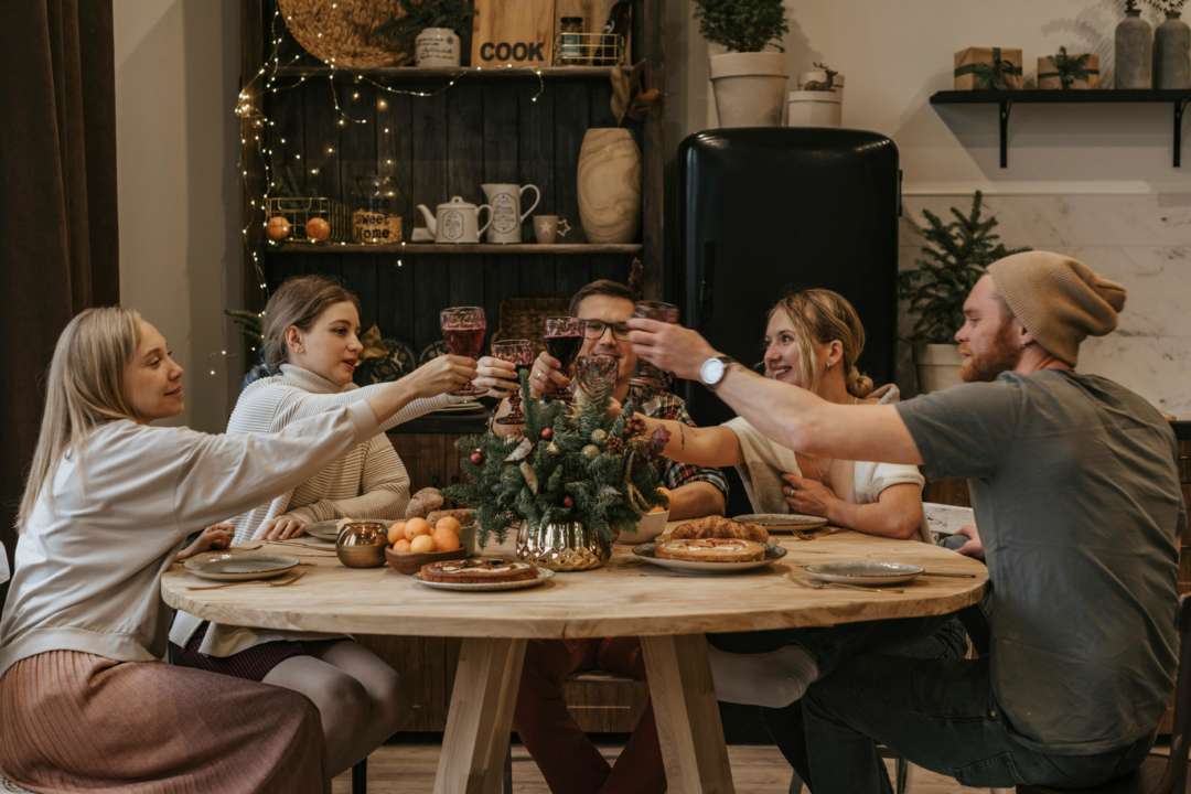 Фото з https://www.pexels.com/ 7 порад, які допоможуть не відчувати важкість після новорічних застіль