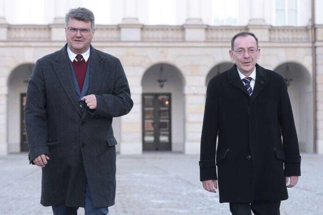 У Варшаві почалися масові протести через затримання ексголови МВС Польщі/Фото: PAP У Польщі затримали ексголову МВС та його заступника