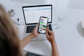 Українські боти відновили роботу у Telegram/Фото: pexels Офіційні українські боти відновили роботу у Telegram