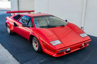Фото: BRING A TRAILER/Автор — неизвестный На аукцион выставили редкий автомобиль Lamborghini Countach. Фото