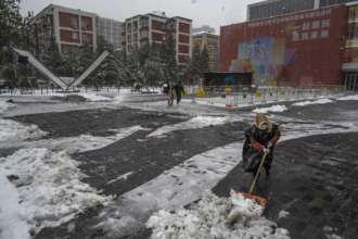 В Китай пришла суровая зима/Фото: Kevin Frayer for Getty Images Снег
