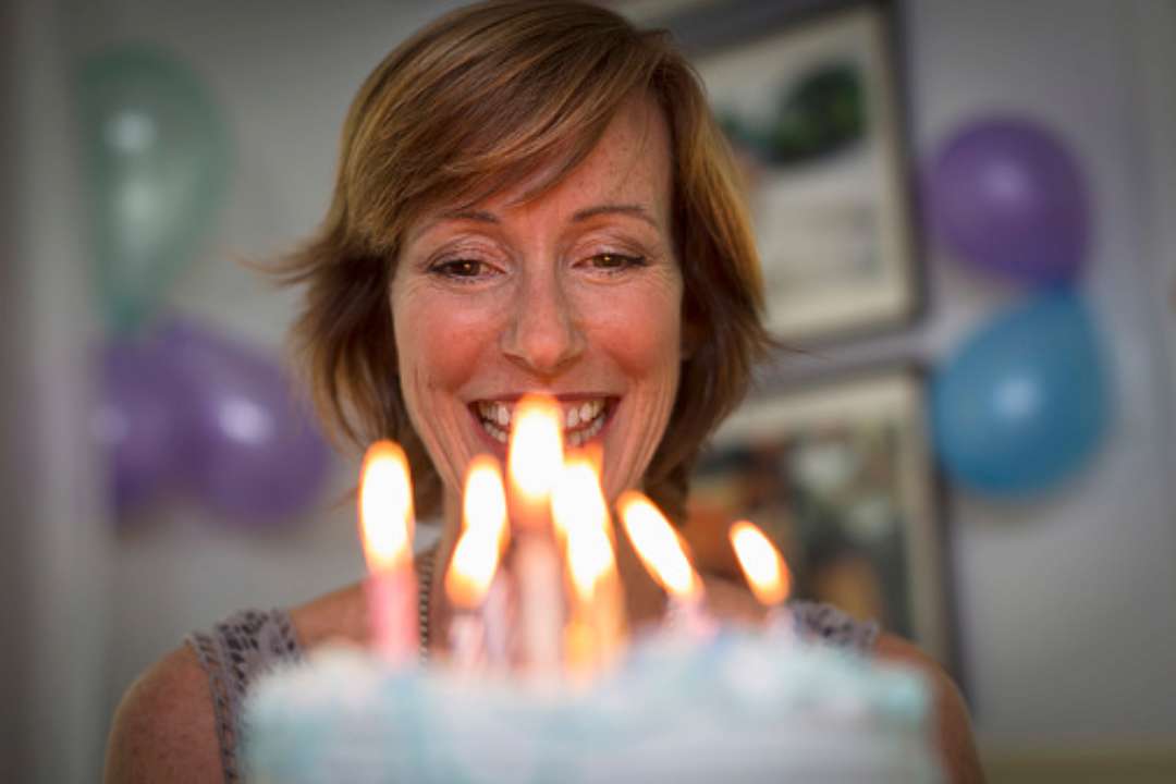 Красивые поздравления женщине на 50 лет: в прозе, стихах и открытках