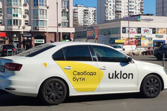 Нечуючі люди можуть працювати на рівні з іншими працівниками завдяки "Бізнесу без бар'єрів" Міжнародний день нечуючих