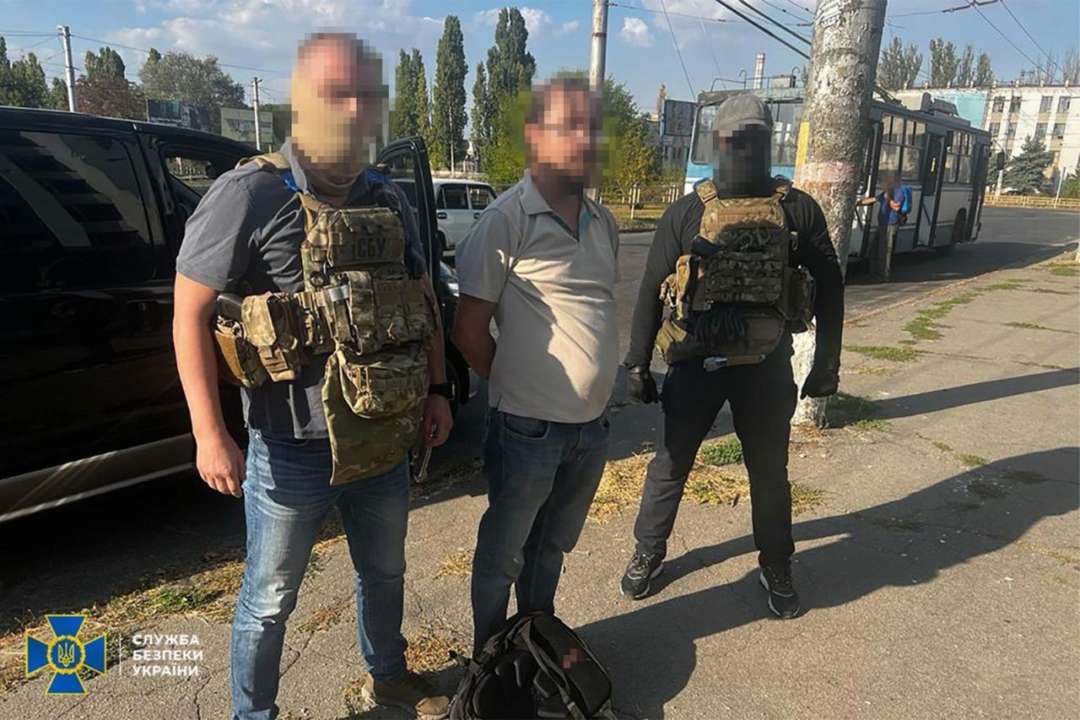 Торговал российским оружием и боеприпасами: в Херсоне был задержан священник УПЦ МП