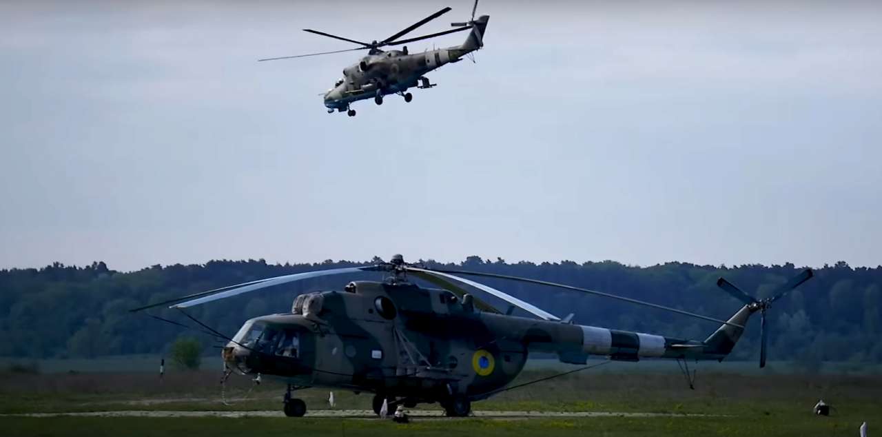 Авіапрорив до Маріуполя / Фото: кадр с видео Авіапрорив до Маріуполя: неймовірна історія першого рейсу на "Азовсталь"