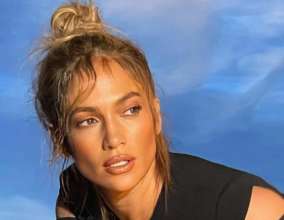 Фото: Instagram/jlo Дженнифер Лопес в купальнике похвасталась идеальной фигурой