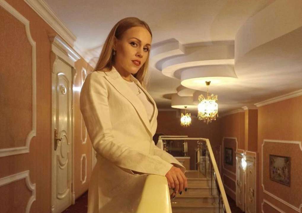 Новорічний вечір з найріднішими: Alyosha показала, як зустріла 2023 рік без чоловіка