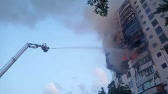 У Києві пролунав вибух: горить багатоповерховий будинок/Фото: соцмережі У Києві пролунав вибух: горить багатоповерховий будинок/Фото: соцмережі
