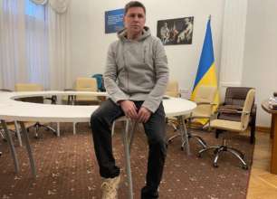 Михаил Подоляк ответил, что думает о долгих войнах. Фото: Фейсбук Подоляка Михаил Подоляк