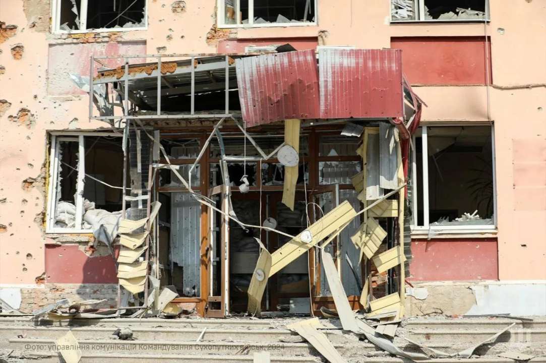 Суджа: российская армия бомбит, украинская – помогает Россияне сами же стирают Суджу с лица земли
