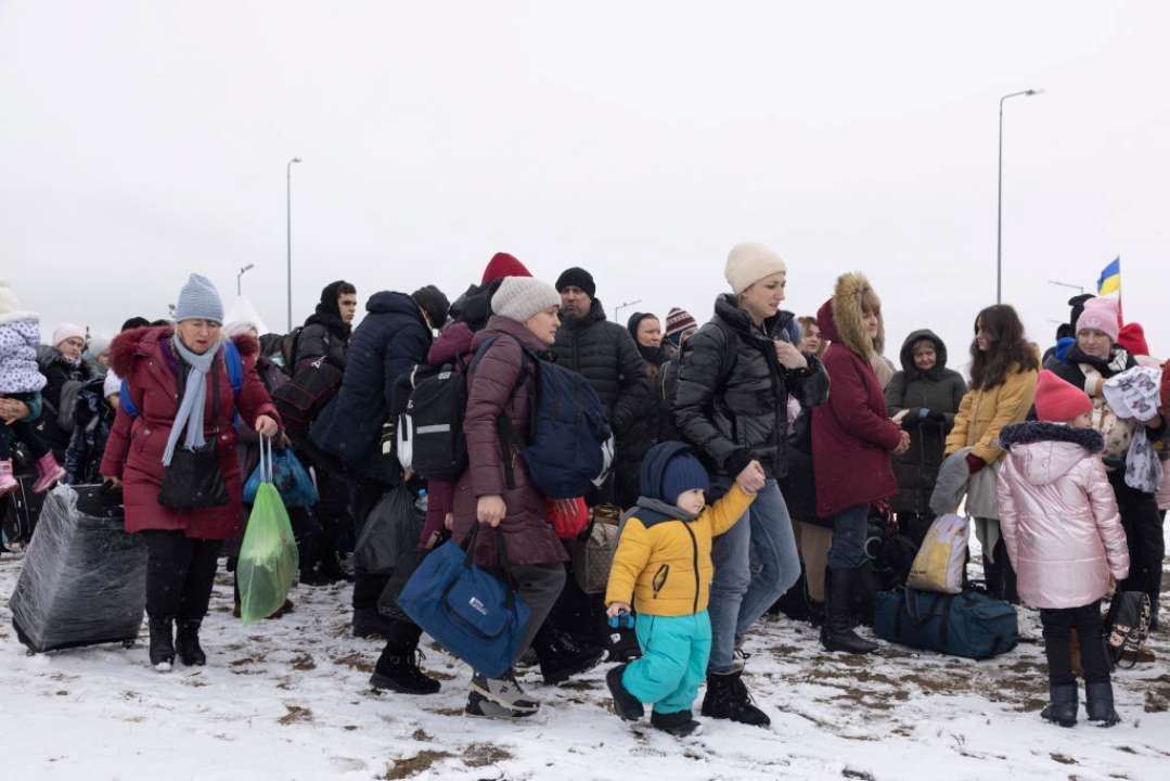 У десяти областях України збудують нові будинки для вимушених переселенців/Фото: Getty Images Біженці