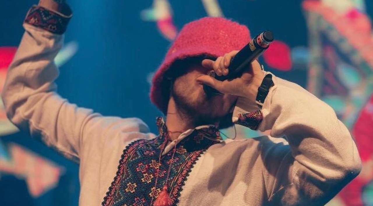 На концерте Kalush Orchestra в США парень сделал предложение девушке. Видео