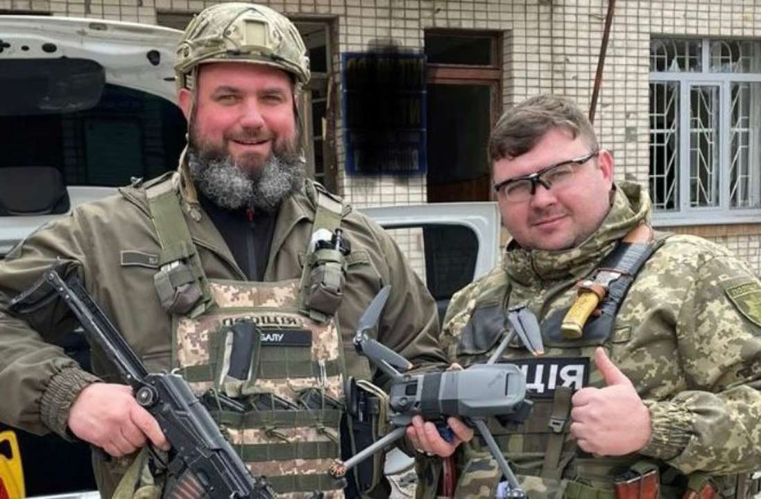 Полицейские сбили российский БПЛА, который сбрасывал взрывчатку на Херсонщину/Фото: Полиция Херсонской области/Facebook На Херсонщине полицейские сбили российский дрон, который сбрасывал взрывчатку на город