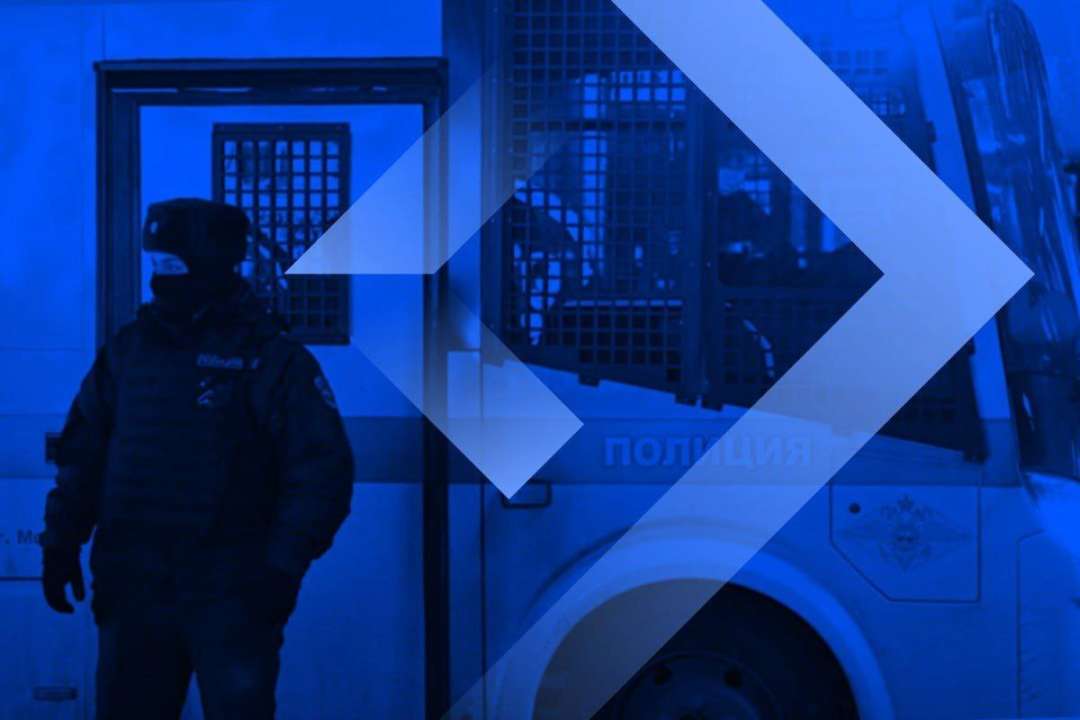 Также на полуострове активно продают недвижимость и отменяют бронирование в отелях на летний отдых
