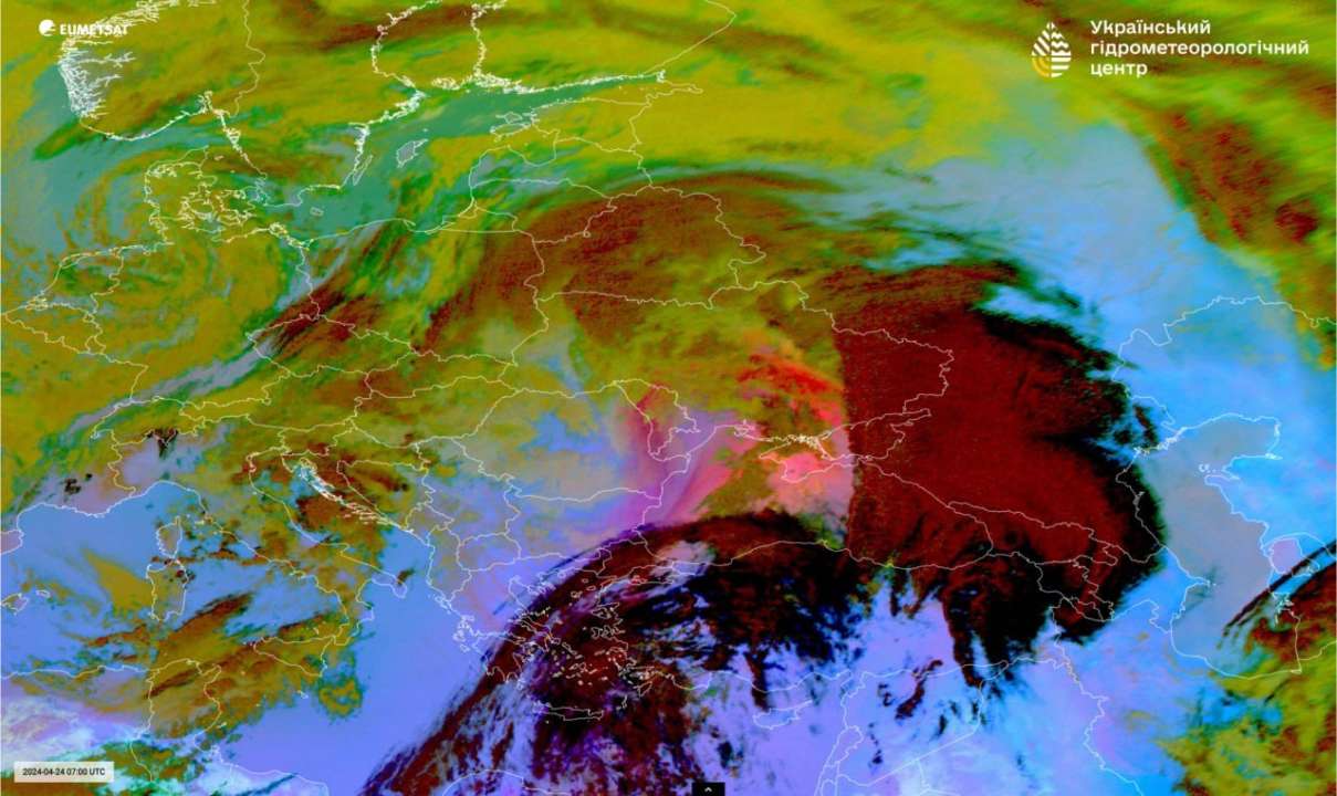 Пил залишатиметься в атмосфері над Україною аж до п'ятниці Пил залишатиметься в атмосфері над Україною аж до п'ятниці