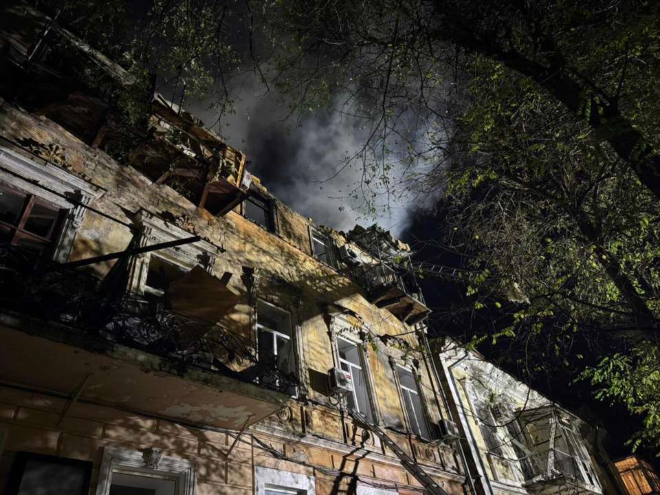 Оккупанты массированно ударили по Одессе: известно о погибшей и пострадавших