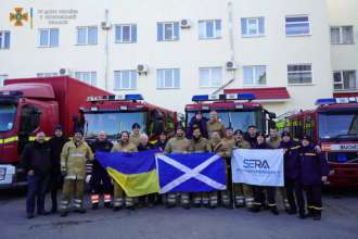 Шотландці передали українським колегам автомобілі Scania / Фото: ДСНС Шотландці передали українським колегам автомобілі Scania / Фото: ДСНС