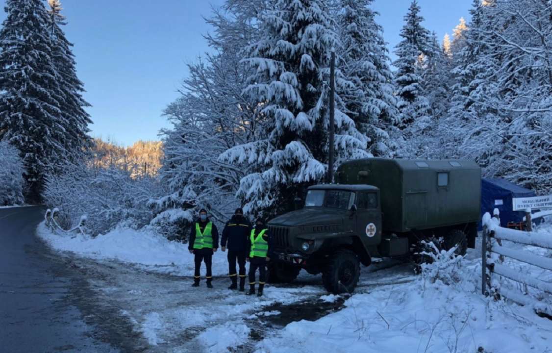 Предупреждено о снеголавинной опасности в Карпатах