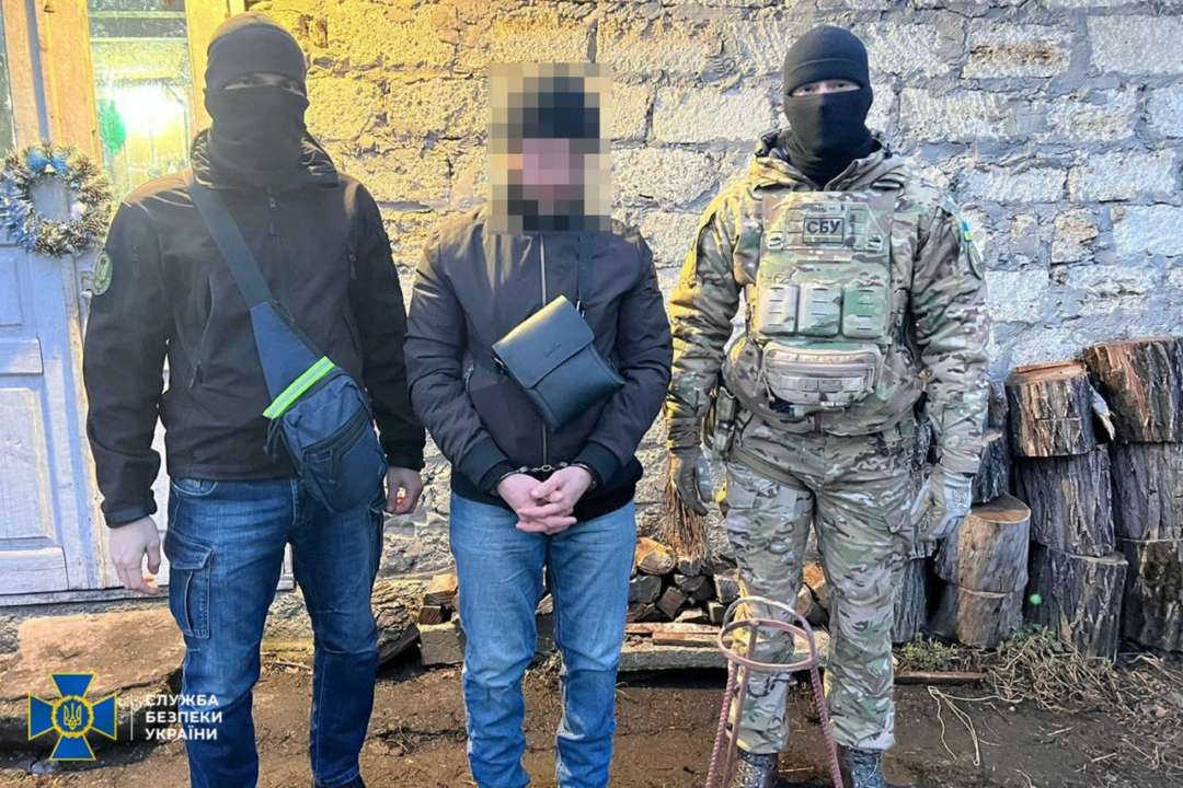 СБУ затримала зрадника, який зливав ворогу дані про оборону Миколаєва СБУ затримала зрадника, який зливав ворогу дані про оборону Миколаєва