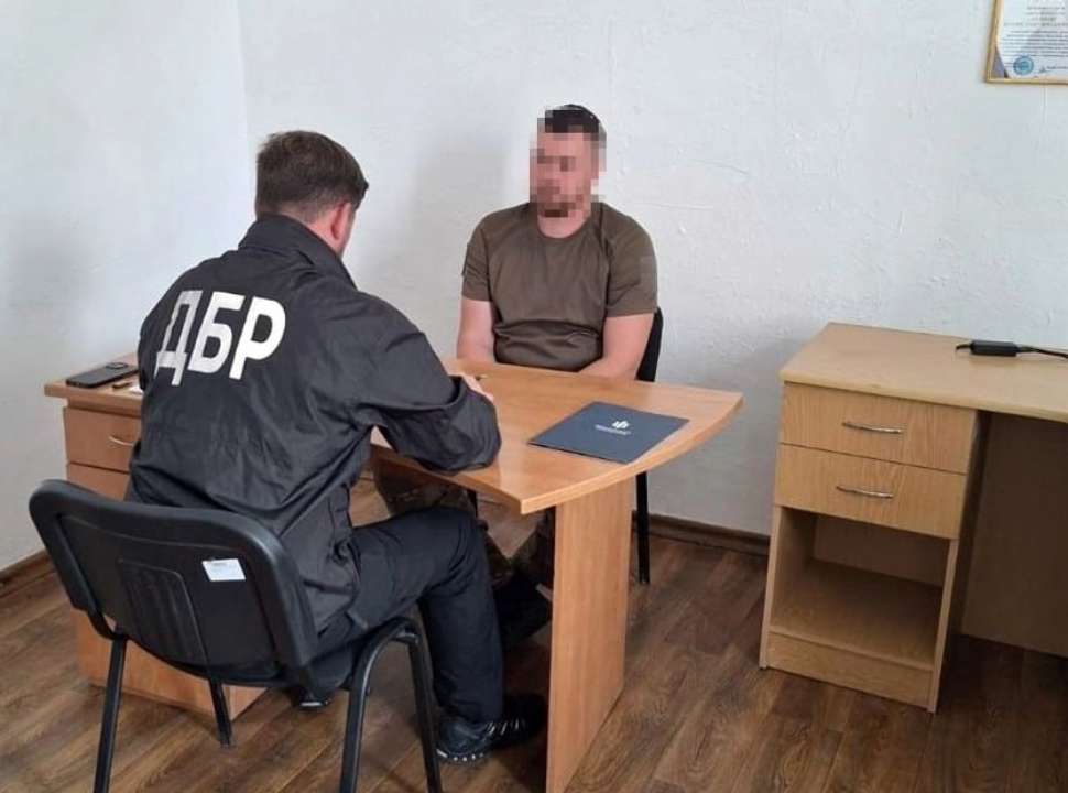 Поліцейського підозрюють в організації нелегального виїзду чоловіків / Фото: dbr.gov.ua
