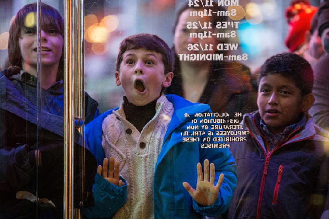 Чорна п’ятниця 2021: добірка мемів про грандіозний розпродаж року/Фото: Andrew Burton/Getty Images Смішні ціни: як в Мережі реагують на Чорну п'ятницю