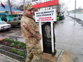 Олег Сенцов рассмешил Сеть необычным фото/Фото: Facebook/Oleg Sentsov "Терпеть нельзя": Олег Сенцов рассмешил Сеть необычным фото возле "памятника путину"