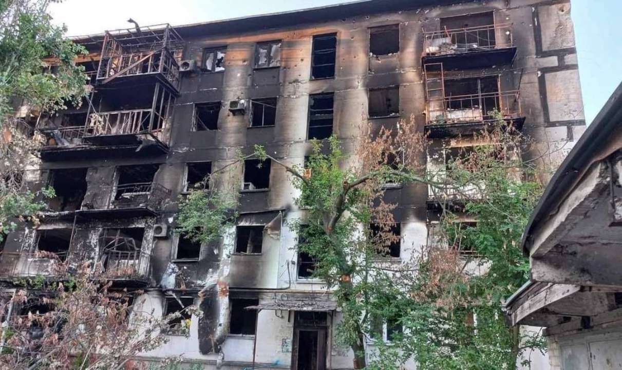 Ситуация в Луганской области: оккупанты ствольной и реактивной артиллерией бьют по всем домам